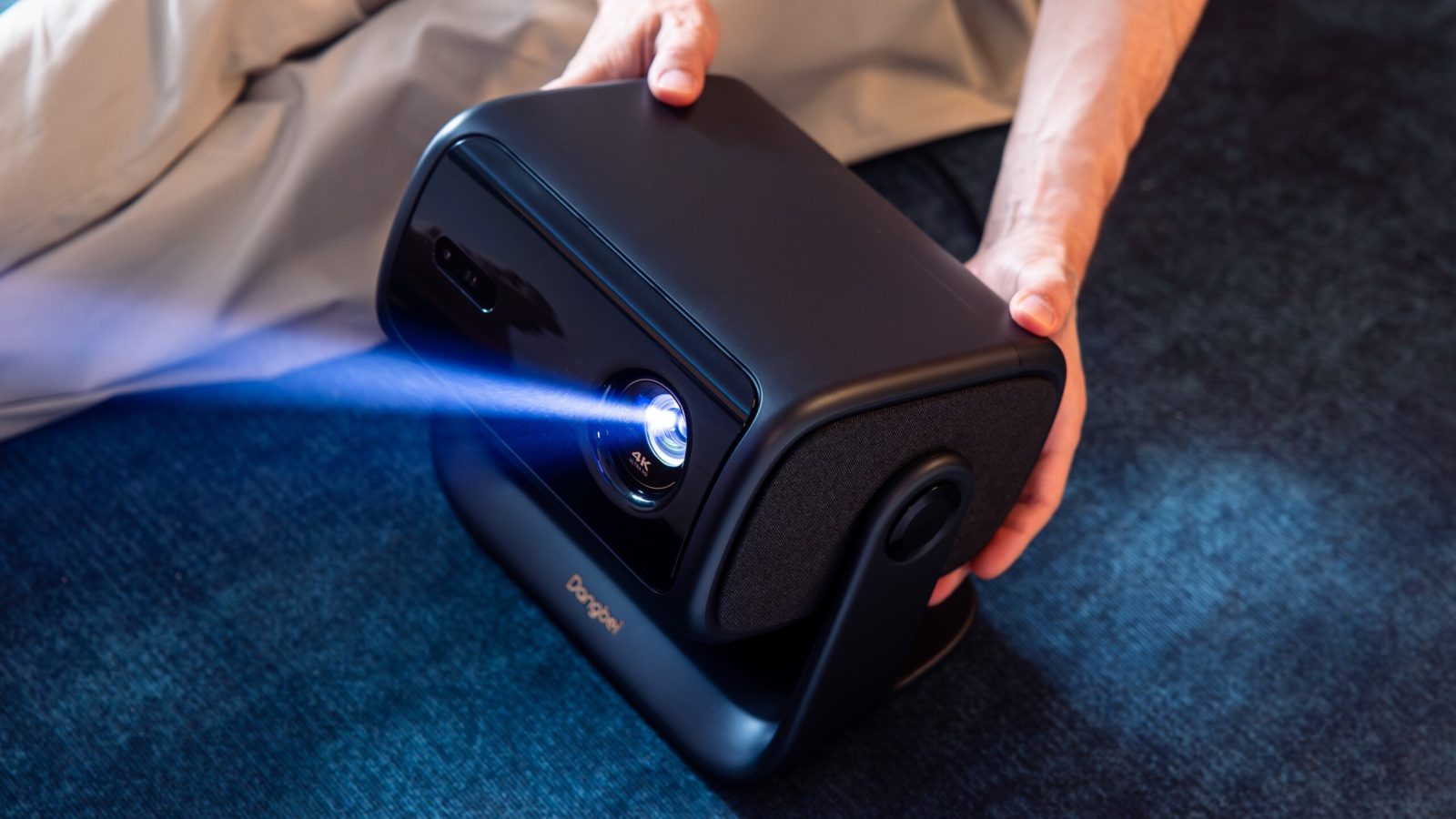 Proiettore 4K C10 Con Google TV E Netflix – 20000 Lumen, 1080P Nativo, Controllo Vocale, Mirroring, Zoom 80%, 3 Anni Garanzia