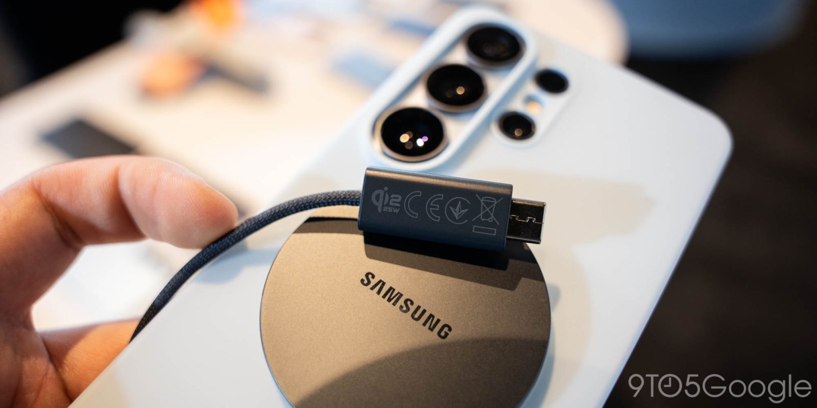 Galaxy s26 ricarica cablata e wireless più veloci ma dovrai procurarti magneti qi2 Galaxy s26 ricarica cablata e wireless più veloci ma dovrai procurarti magneti qi2