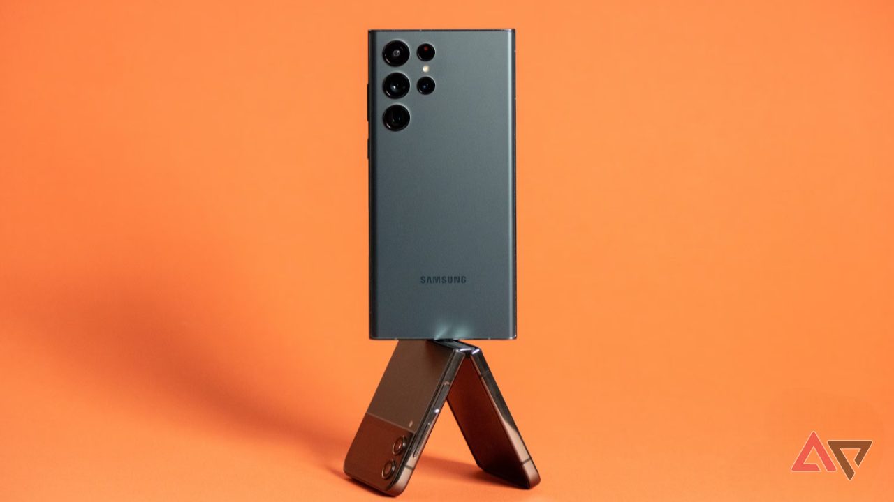 samsung galaxy s22 patch di sicurezza diventa incubo per alcuni utenti da Mondoandroid.com samsung galaxy s22 patch di sicurezza diventa incubo per alcuni utenti