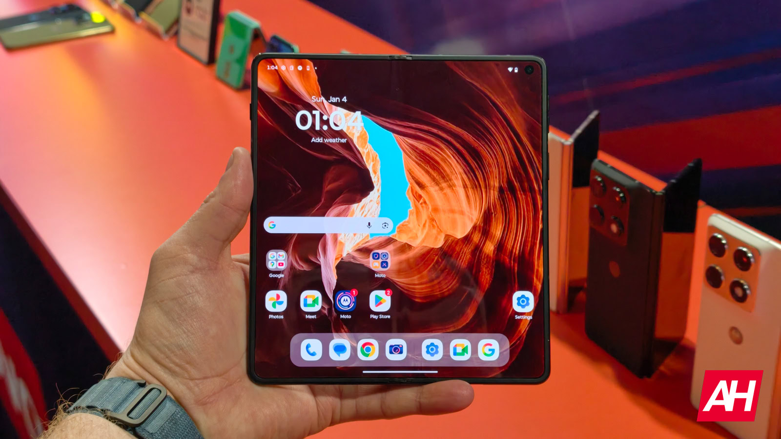 Gorilla glass ceramic 3 resiste a 20 cadute consecutive e il tuo foldable lo adorerà