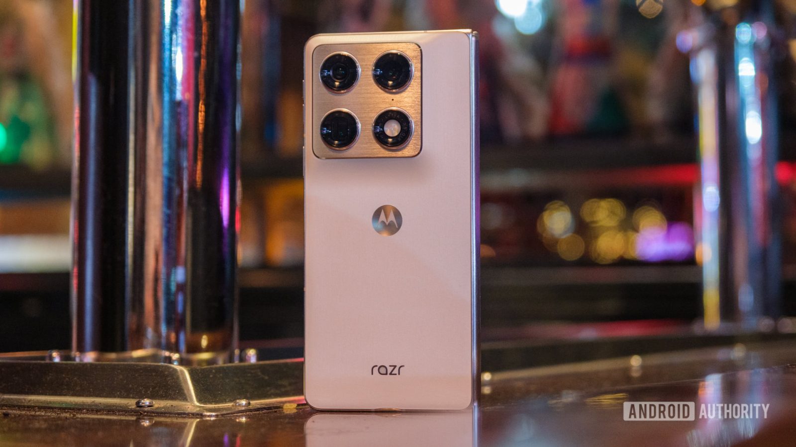 razr fold risolve finalmente il mio problema di lunga data con i telefoni motorola da Mondoandroid.com razr fold risolve finalmente il mio problema di lunga data con i telefoni motorola