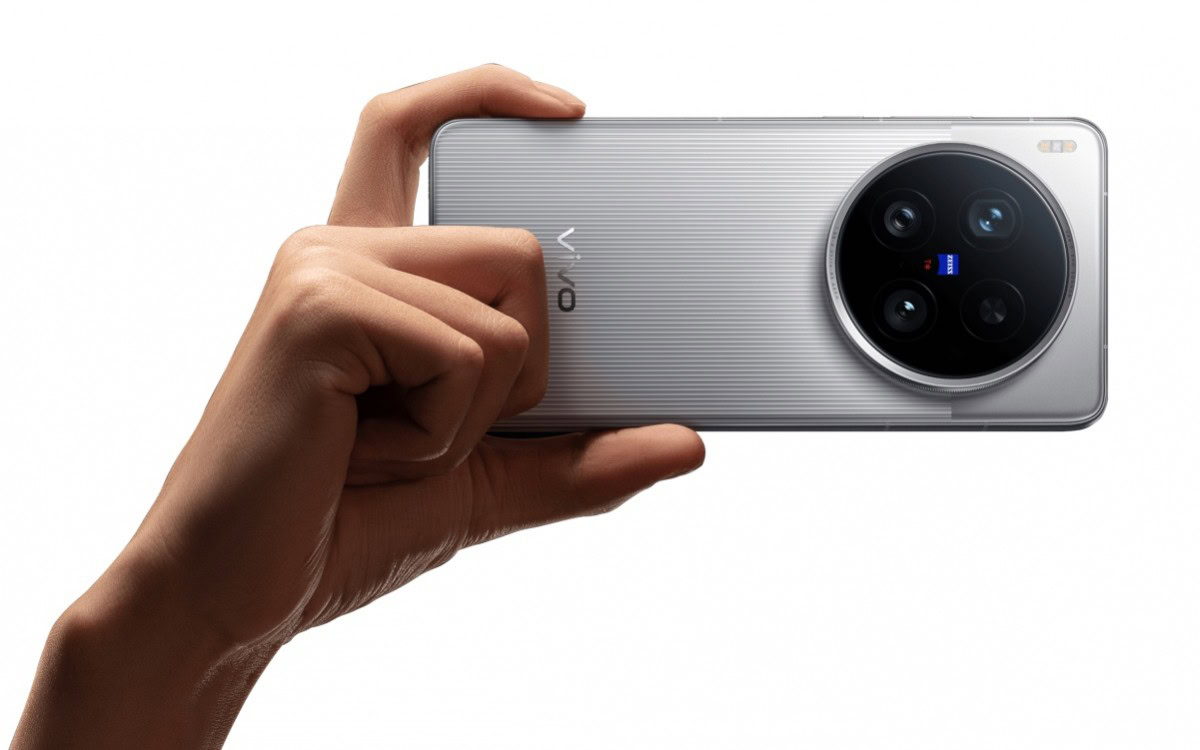 vivo x300 ultra teleobiettivo periscopico da 200 mp potrebbe superare la concorrenza da Mondoandroid.com vivo x300 ultra teleobiettivo periscopico da 200 mp potrebbe superare la concorrenza