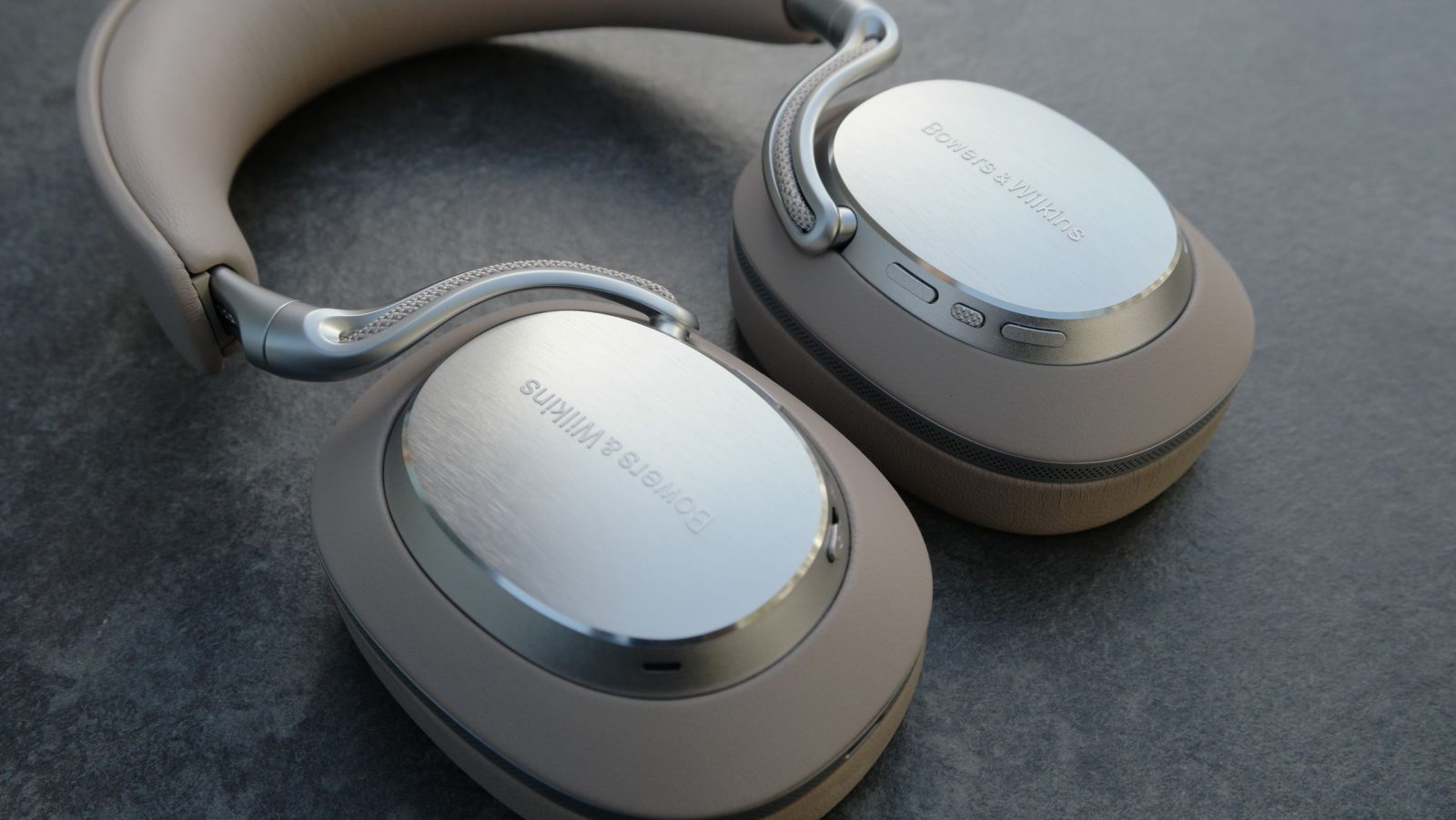 Bowers & wilkins px8 s2 le migliori cuffie di lusso con cancellazione attiva del rumore Bowers & wilkins px8 s2 le migliori cuffie di lusso con cancellazione attiva del rumore