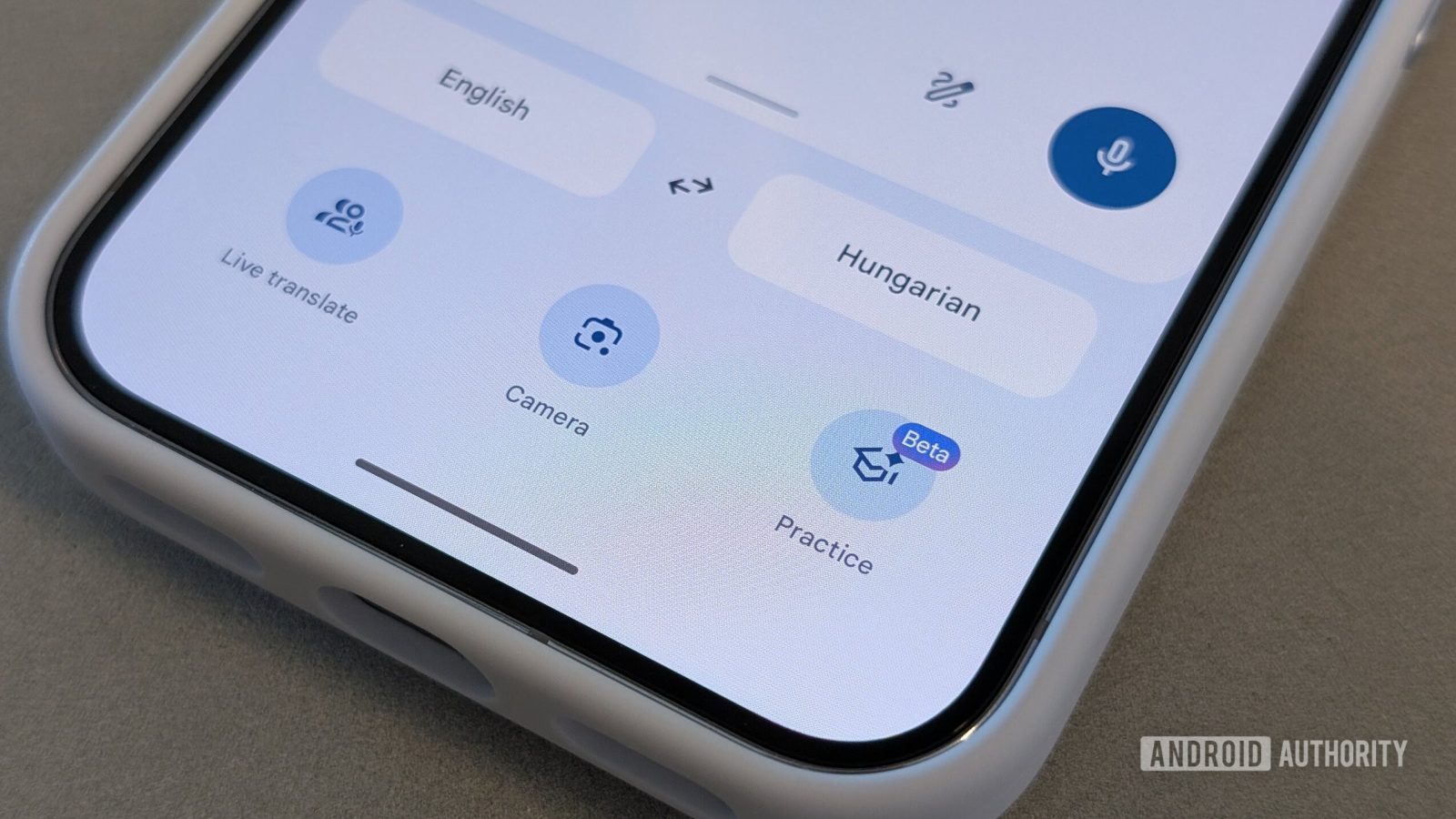 Google Traduttore potrebbe salvare automaticamente le trascrizioni delle conversazioni live, ma non su Android XR