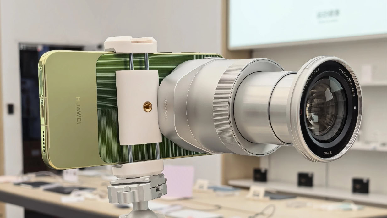 Smartphone top di gamma con un’intera fotocamera esterna: addio agli obiettivi tradizionali