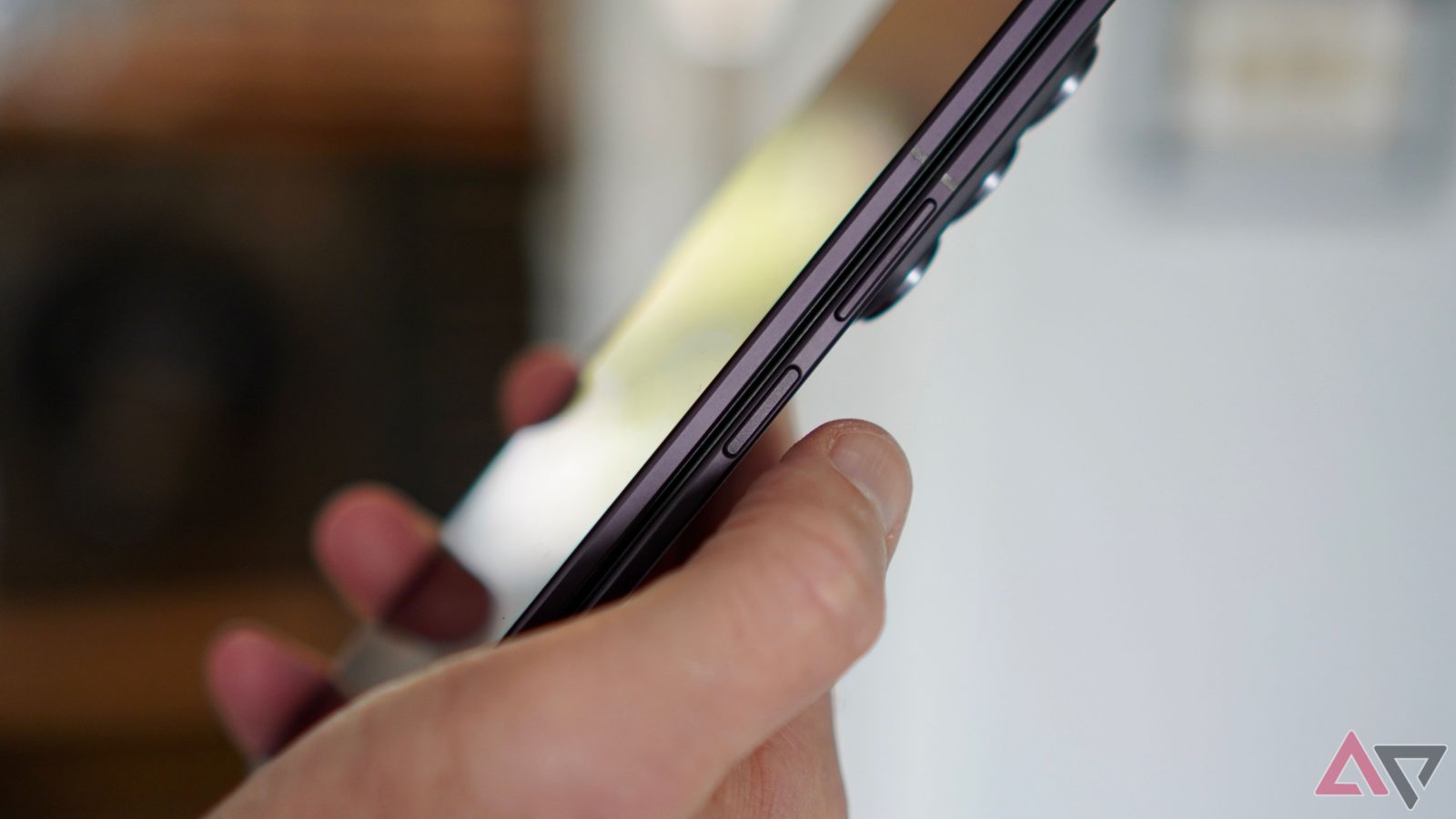 Sensore di impronte laterale samsung: perché supera tutte le alternative sotto lo schermo, secondo i miei test