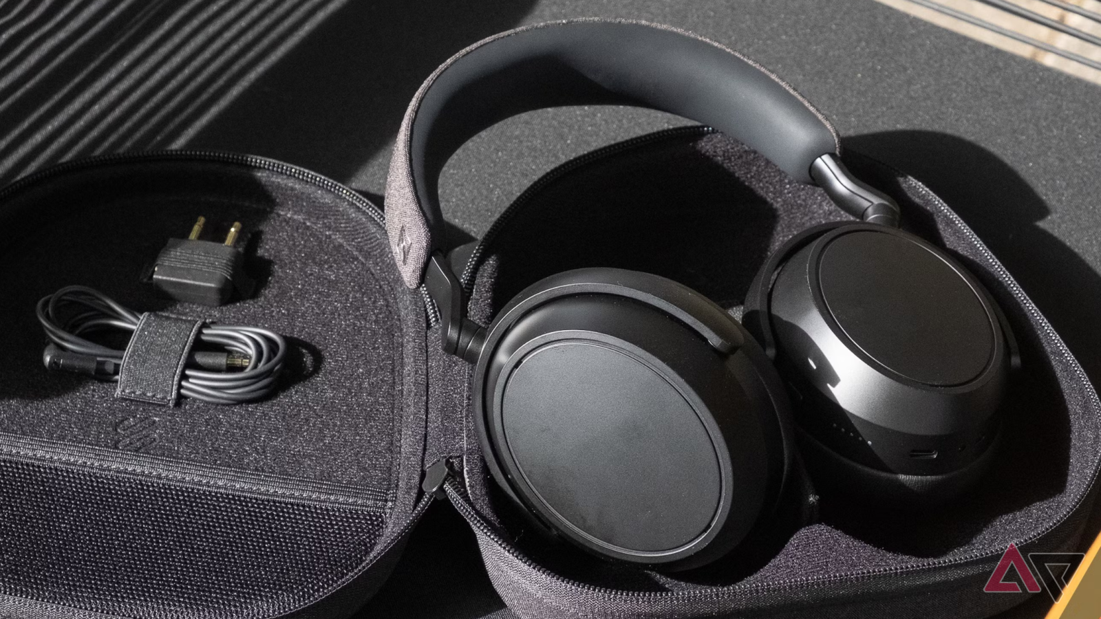 Cuffie Sennheiser Momentum 4 a soli 204 dollari con 60 ore di autonomia: offerta da non perdere