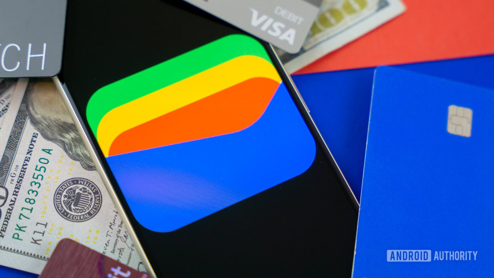 Google Wallet aggiorna le carte con un design ispirato ad Apple: il look arriva a più utenti