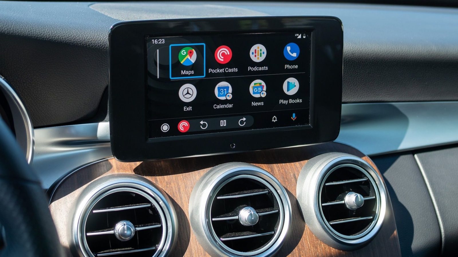 Android Auto: le chiamate falliscono con gli smartphone pieghevoli chiusi, Motorola e Google indagano
