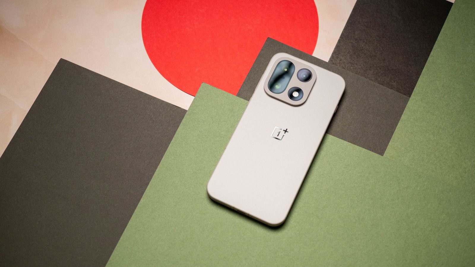 OnePlus 15 riceve Android 17 in anticipo: aggiornamento disponibile prima del previsto