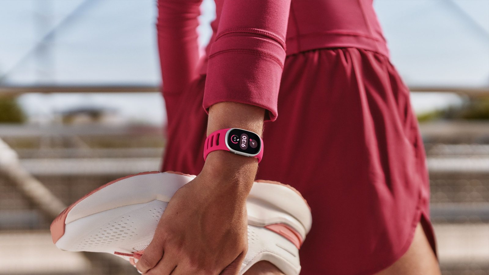 Fitbit edge di google porta le funzioni del pixel watch a un prezzo più basso