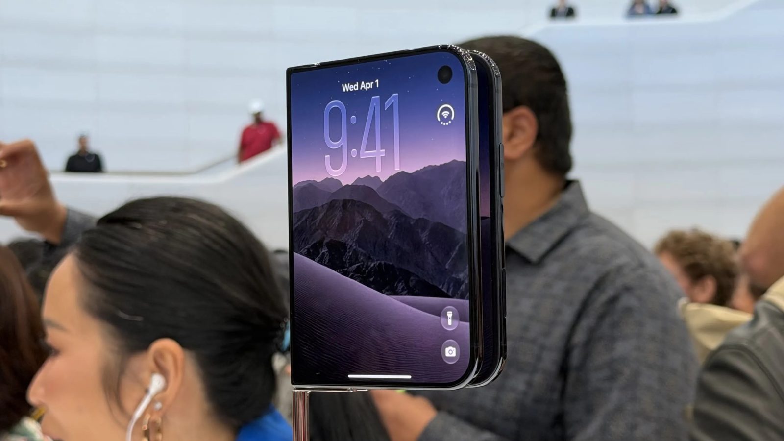 IPhone duo in ritardo fino al 2027: i migliori smartphone pieghevoli android da provare subito
