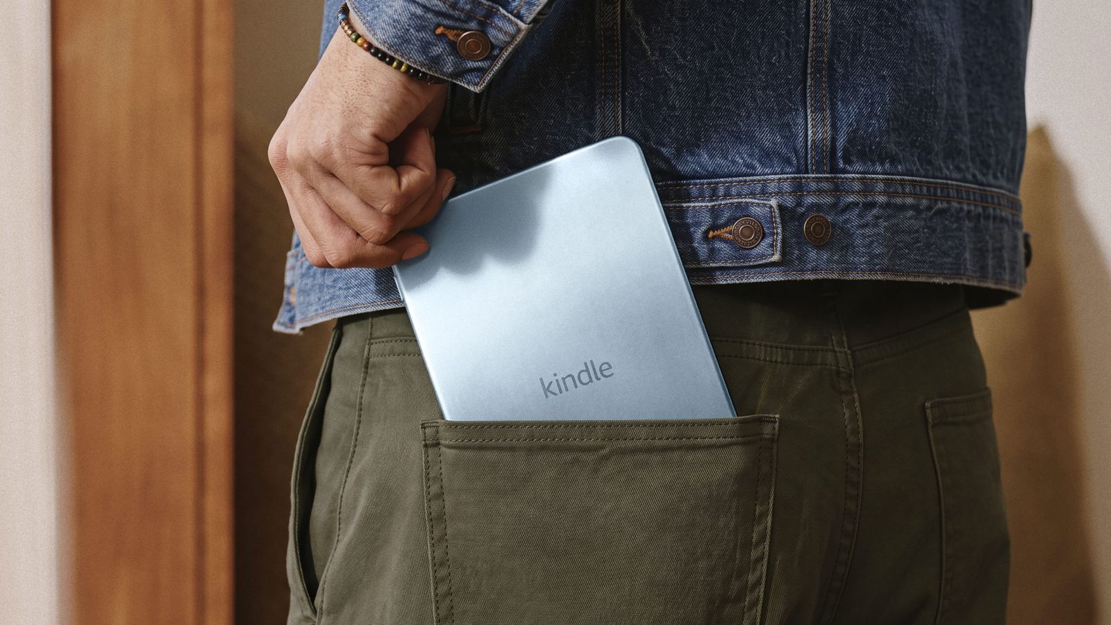 Kindle amazon si aggiorna: più veloce, con scocca in alluminio e finalmente il cambio pagina atteso da tutti
